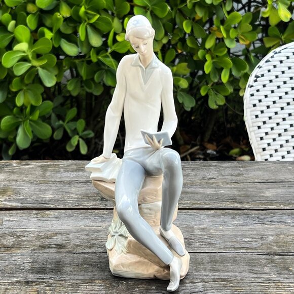 Lladro Hebrew Student Jewish Boy with Book 4684 Bar Mitzvah Siddur Judacia - Picture 1 of 10